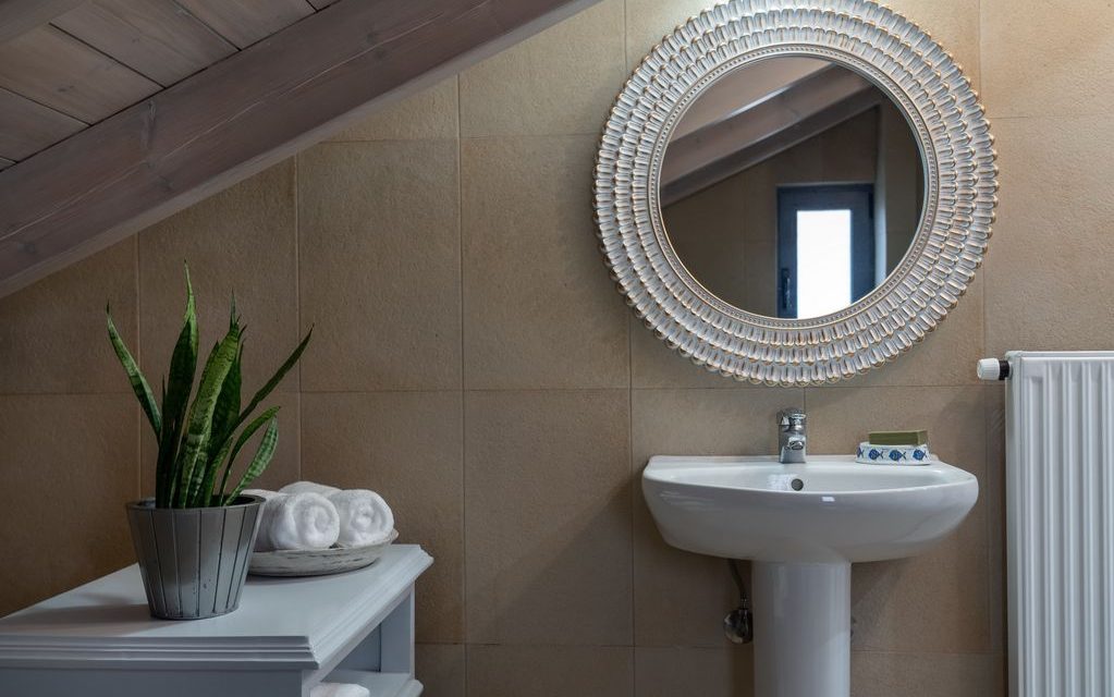 Μπάνιο με ντουζ